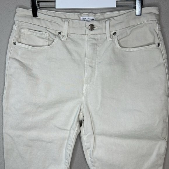 GOOD AMERICAN Good Classic High Rise Slim Straight in Bone001 Size 31 - Picture 4 of 13